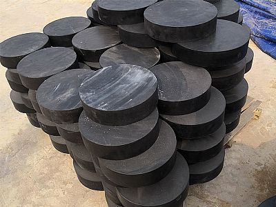 沧州板式橡胶支座由若干层橡胶片与薄钢板经加压硫化